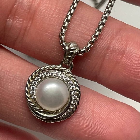 Authentic david yurman crossover pearl and diamonds pendant necklace - Picture 3 of 8